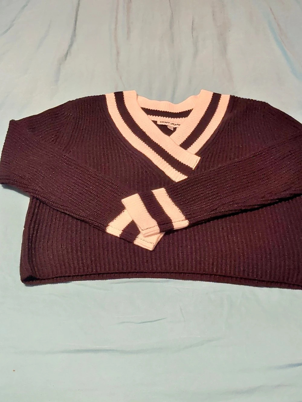 DKNY Jeans Striped V-Neck Sweater in Black & White Size Medium